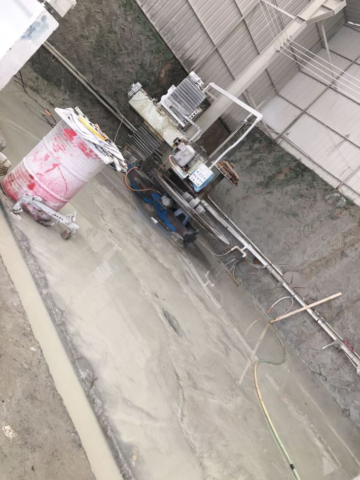 Roman Pillar Column Decorative Marble Column Base Stone Cutting Machine
